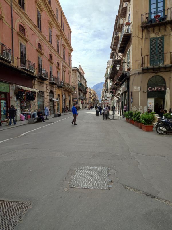 Palermo utcakép