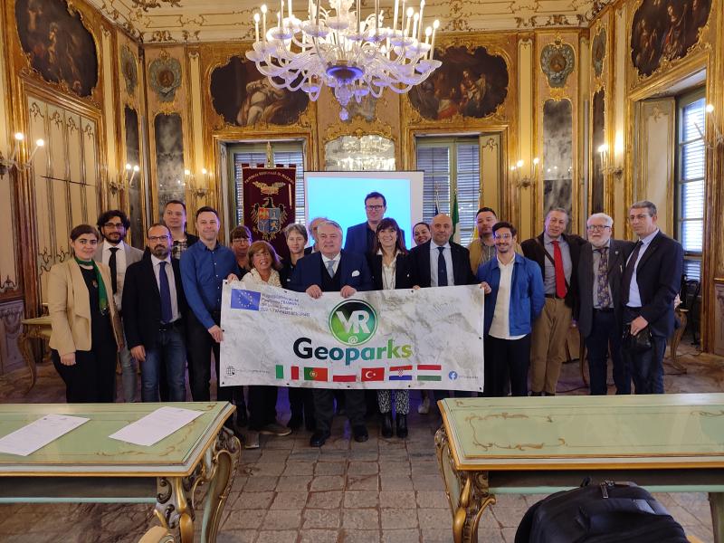 A VR@Geoparks projekt partnerek képviselői A záró konferencián